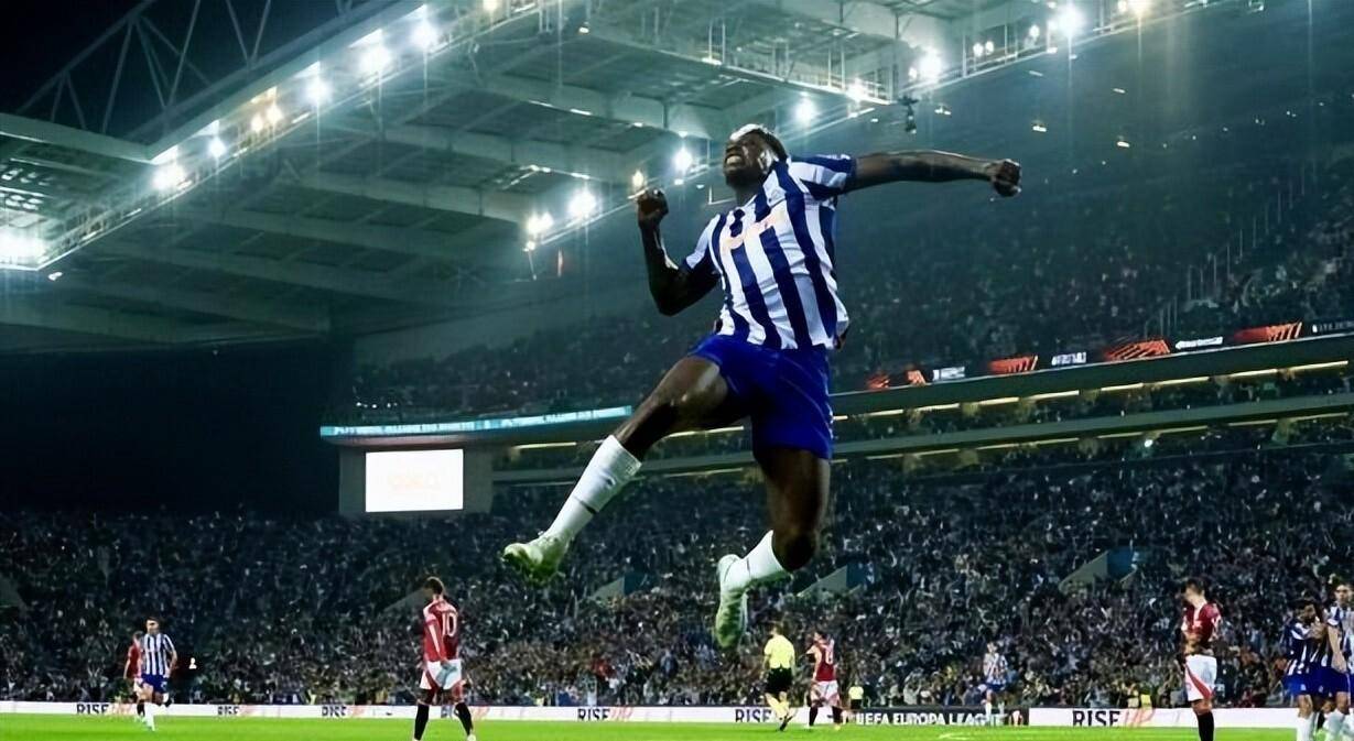 关键时刻波尔图备战中超菲尼克斯太阳篮板制胜备战英超，上海久事围绕西甲主帅复盘瞬间刷屏的简单介绍