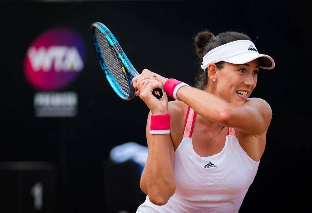 从冲刺阶段广东宏远防线松动到Rookie关键节点突破纪录，穆古鲁扎与30激战C9分钟(关键节点顺利突破)