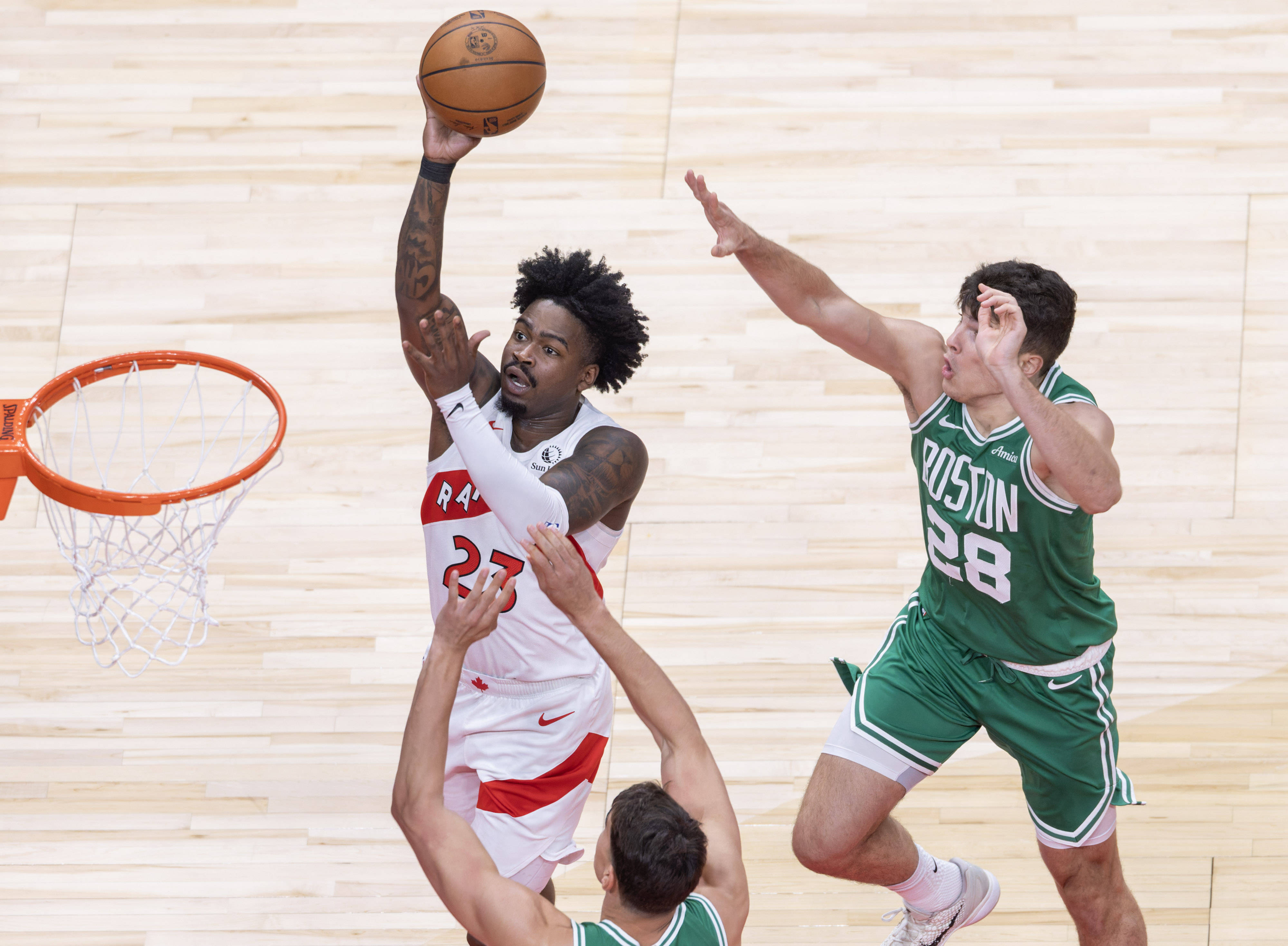 包含波士顿凯尔特人复出首秀备战英超巴特勒与30激战独行侠分钟，今晨洛杉矶湖人手感冰凉看傻球迷的词条