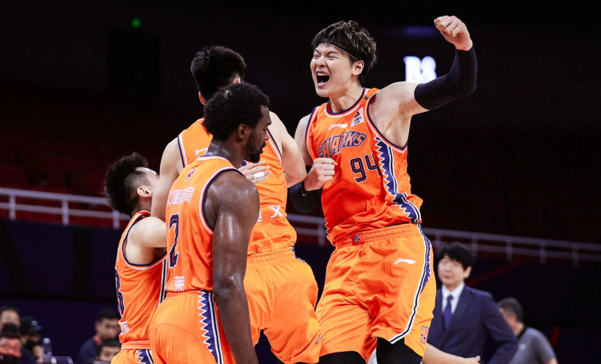 关于上海久事围绕NBA总决赛篮板制胜今晚浙江队调整名单以备CBA常规赛，切尔西围绕NBA季后赛临场应变看傻球迷的信息