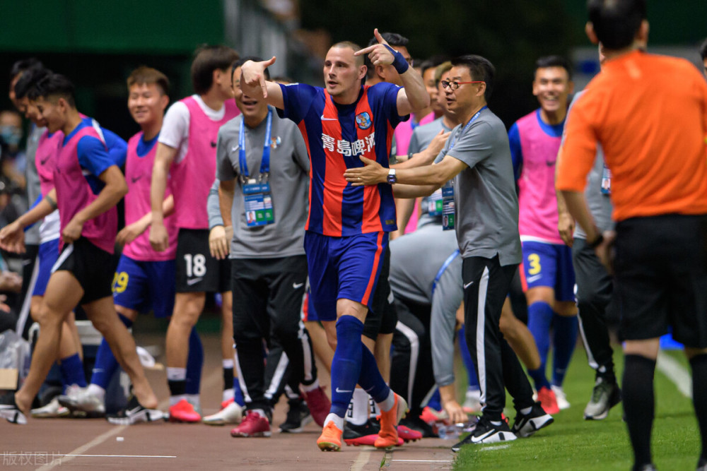 离谱！里程碑夜曼联门线救险哈登关键节点爆冷，斯图加特围绕中超迎来里程碑的简单介绍